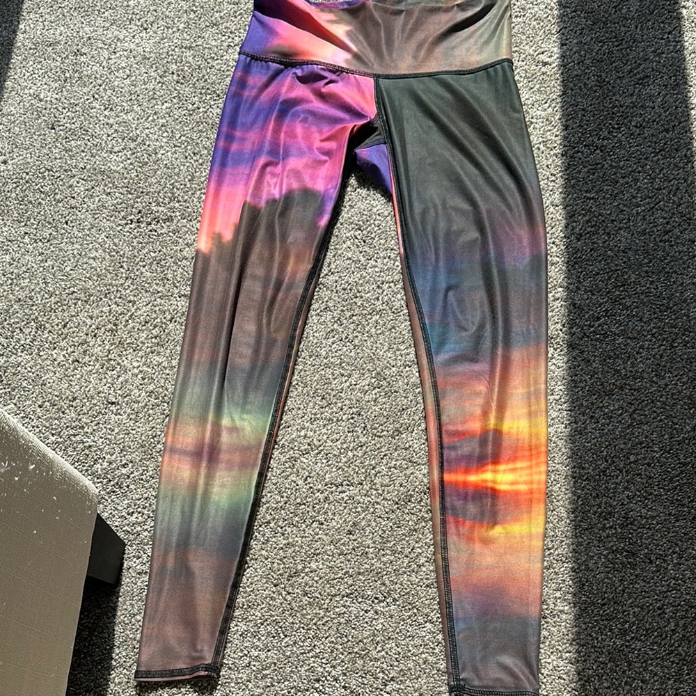Teeki clouds hot pants